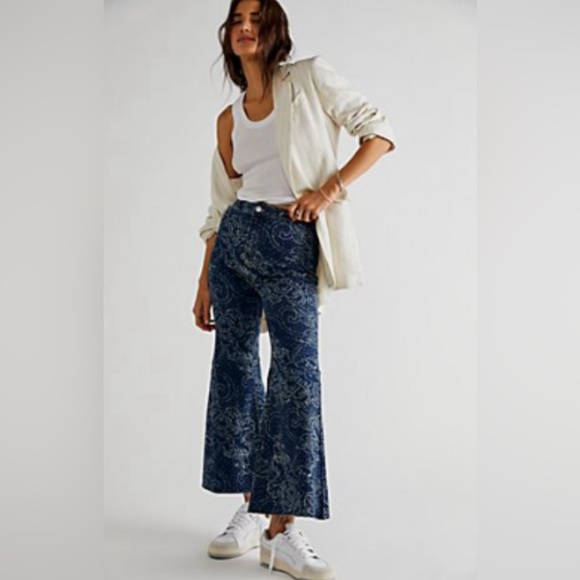 NWT Free People Youthquake Printed Crop Flare
Jeans size 32 - Picture 1 of 5